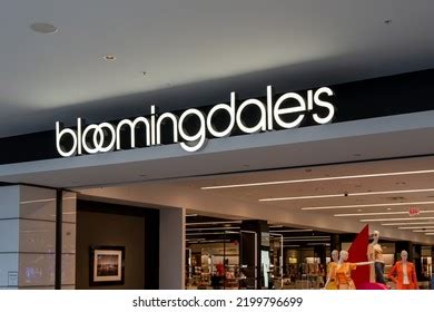 bloomingdale's store beverly center